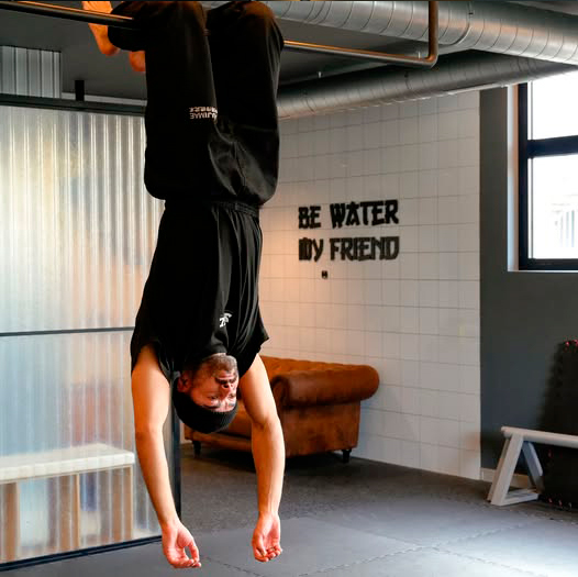 Victor Calvo, entrenador de la Escuela Soul en Mompía